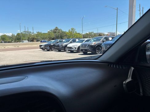 Used 2025 Kia Soul LX w/ LX Technology Package FWD image 34
