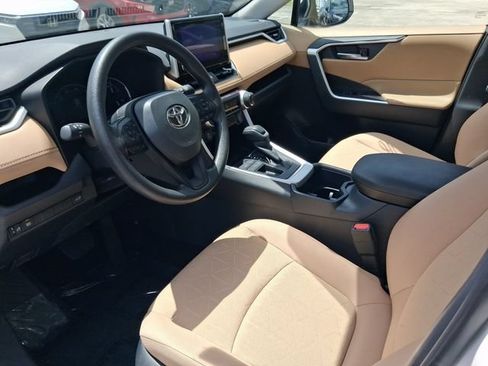 Used 2025 Toyota RAV4 XLE w/ Convenience Package FWD image 11