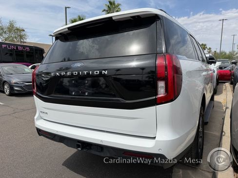 Used 2025 Ford Expedition Active image 3