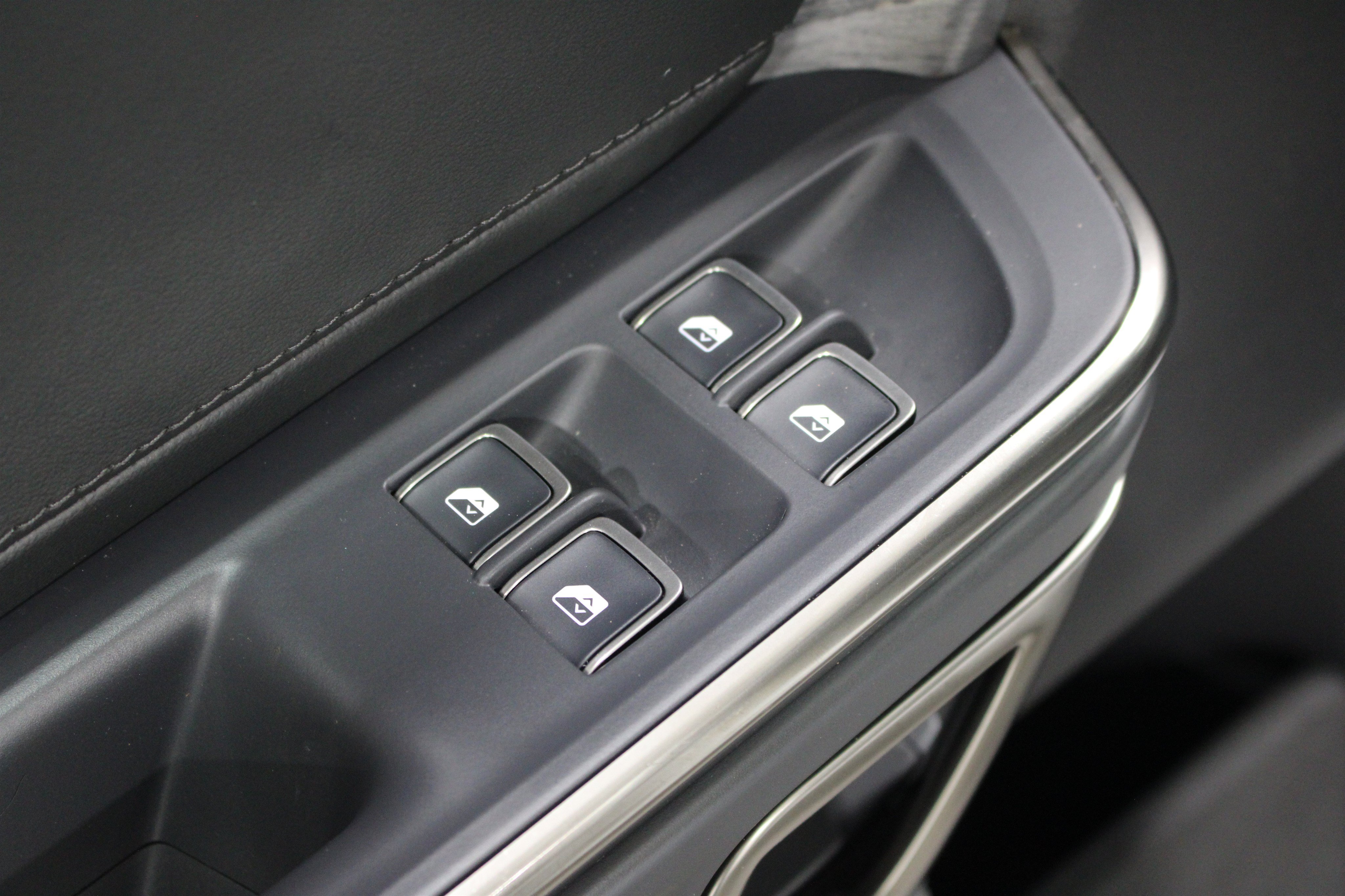 Used 2024 Rivian R1S Adventure Quad AWD/4WD image 7