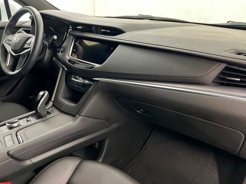 New 2025 Cadillac XT5 Luxury FWD image 25