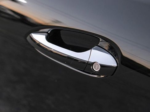 Used 2016 Mercedes-Benz SL 550 image 39