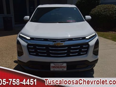 Used 2026 Chevrolet Equinox LT w/ Convenience Package II FWD image 3