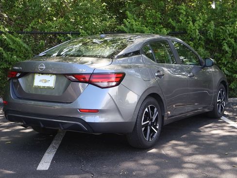 Used 2024 Nissan Sentra SV FWD image 8