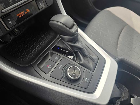 Used 2020 Toyota RAV4 XLE w/ Convenience Package AWD/4WD image 33