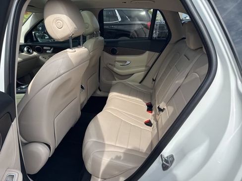 Used 2019 Mercedes-Benz GLC 300 4MATIC image 19