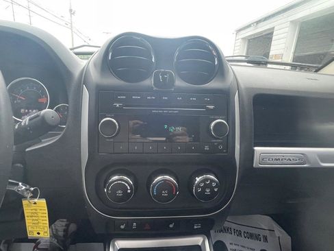 Used 2016 Jeep Compass Latitude AWD/4WD image 36