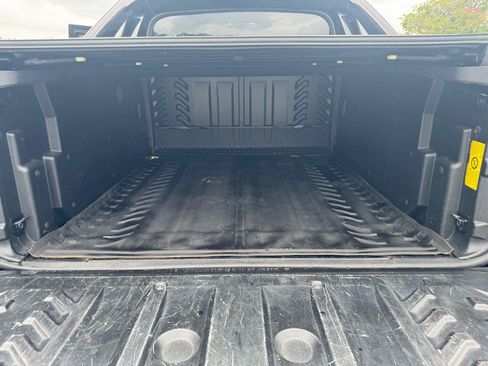 Used 2011 Chevrolet Avalanche LTZ AWD/4WD image 32