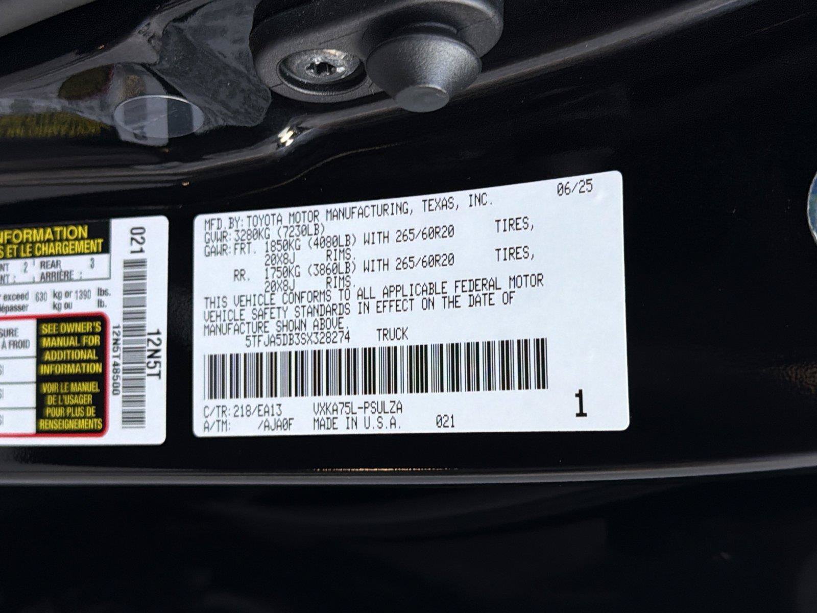 Used 2025 Toyota Tundra Limited AWD/4WD image 33