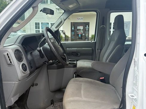 Used 2014 Ford E-350 and Econoline 350 Super Duty RWD image 9