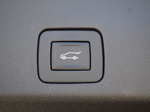Used 2023 Buick Encore GX Select w/ Sport Touring Package FWD image 19