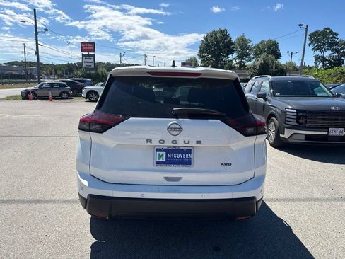 Used 2025 Nissan Rogue S AWD/4WD image 6