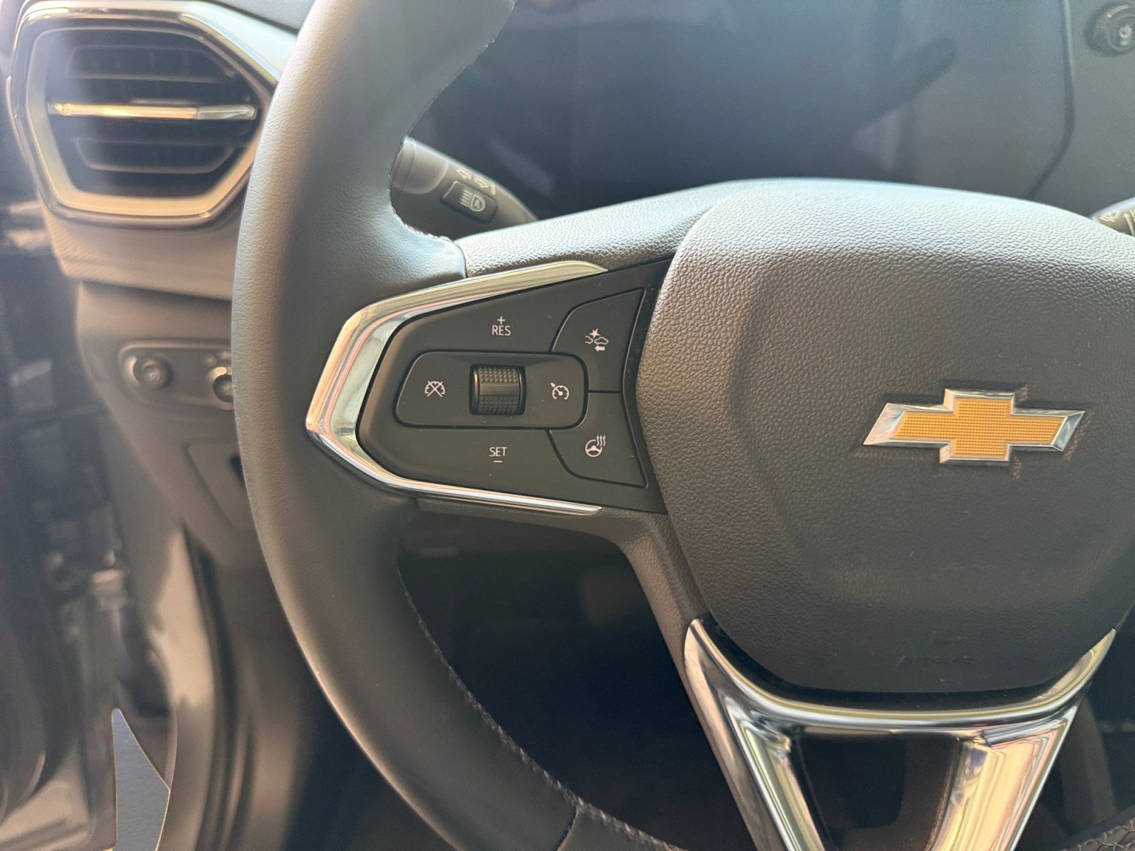 Used 2026 Chevrolet TrailBlazer LT w/ Convenience Package FWD image 24