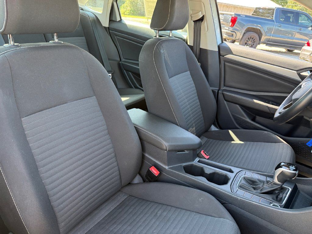 Used 2025 Volkswagen Jetta S FWD image 21