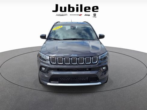Used 2024 Jeep Compass Limited AWD/4WD image 2