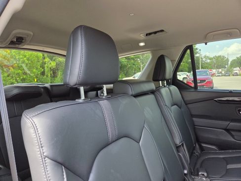 Used 2025 Honda Pilot EX-L image 18