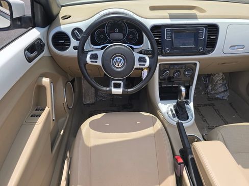 Used 2017 Volkswagen Beetle 1.8T S FWD image 31
