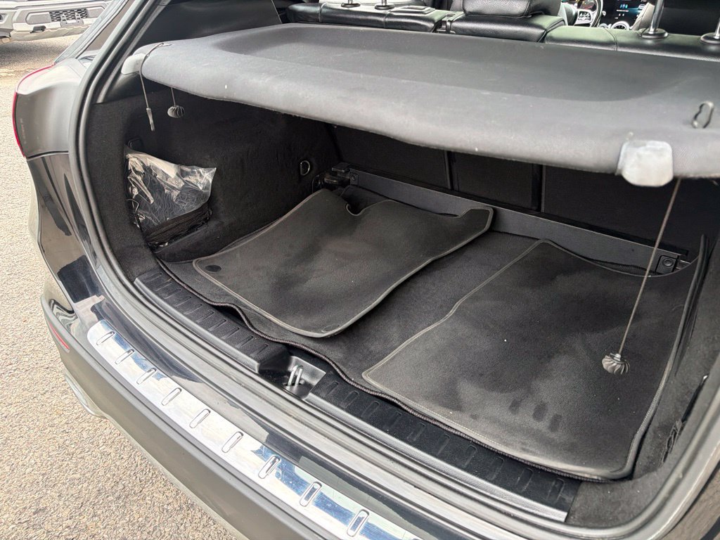 Used 2022 Mercedes-Benz GLA 250 4MATIC image 11