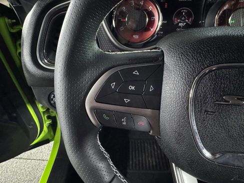 Used 2015 Dodge Challenger SRT Hellcat RWD image 22