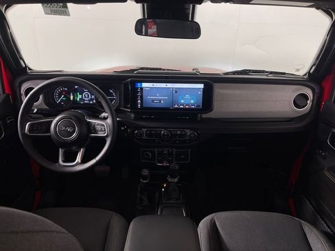 Used 2024 Jeep Wrangler Unlimited Sahara image 15