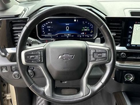 Used 2022 Chevrolet Silverado 1500 LT Trail Boss AWD/4WD image 18