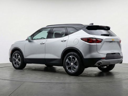 Used 2025 Chevrolet Blazer LT image 6