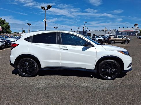 Used 2022 Honda HR-V Sport image 7