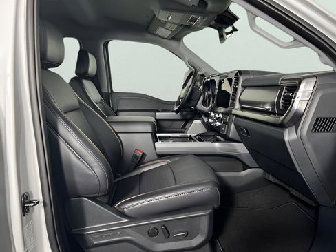 New 2025 Ford F250 Lariat w/ Black Appearance Package image 26