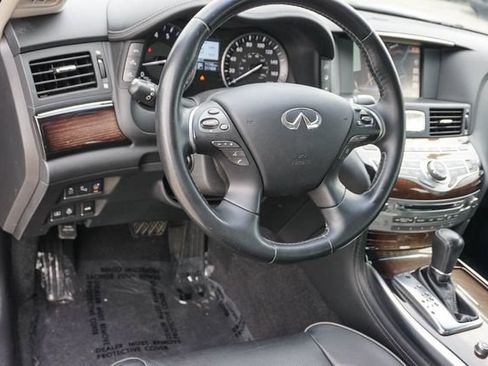 Used 2016 INFINITI Q70 L 3.7 w/ Deluxe Touring Package RWD image 11