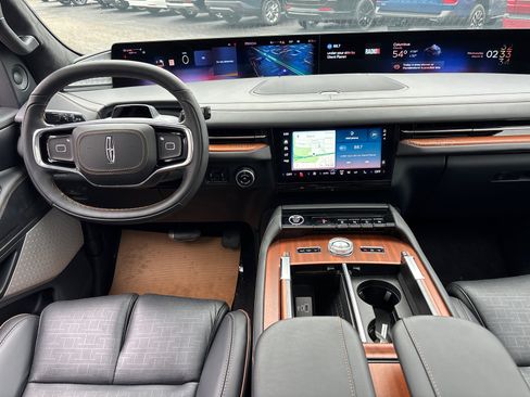 New 2026 Lincoln Navigator Black Label AWD/4WD image 28