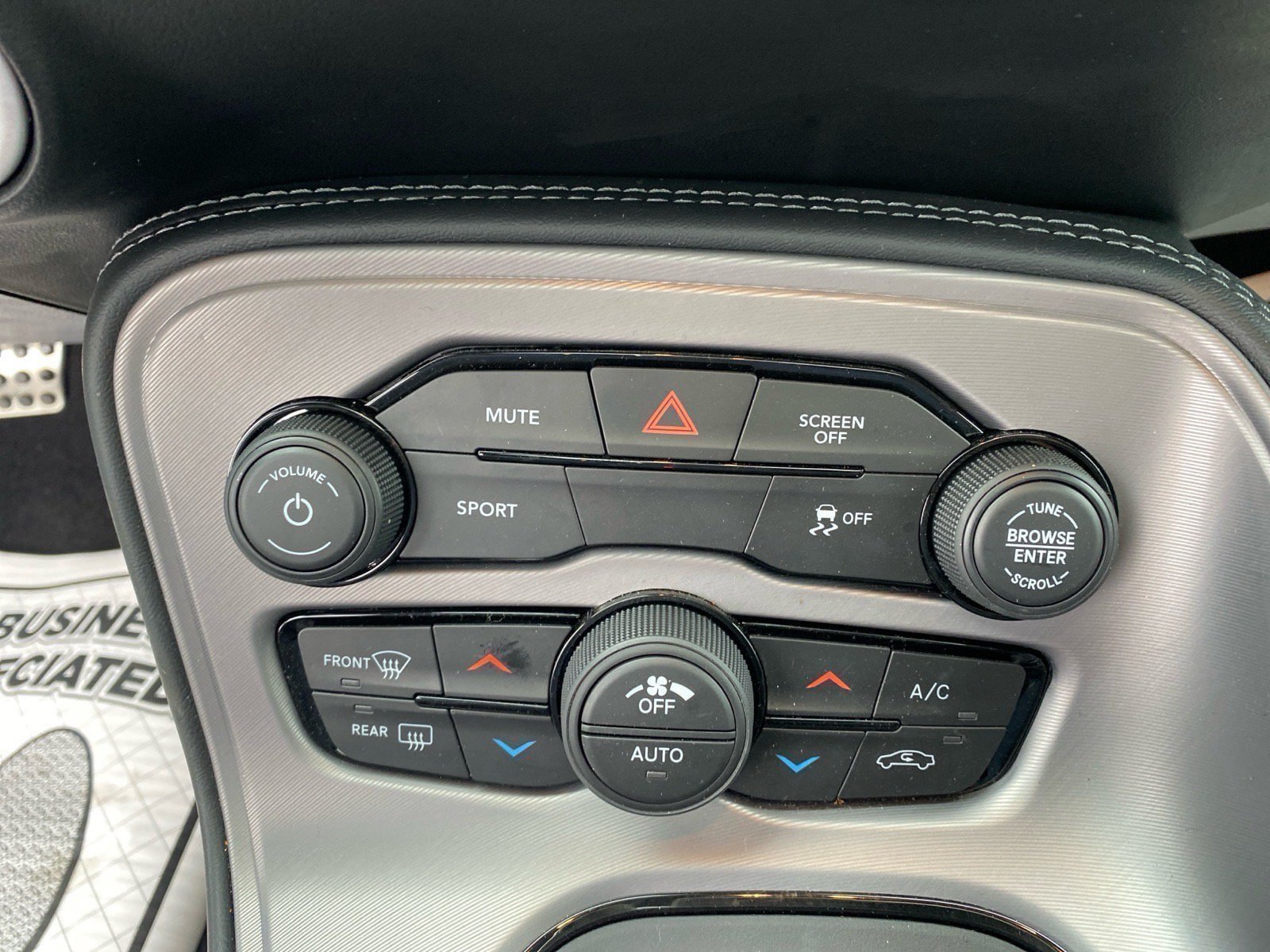 Used 2023 Dodge Challenger SXT w/ Plus Package RWD image 70