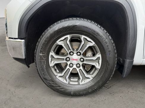 Used 2020 GMC Sierra 1500 SLT w/ X31 Off-Road Package AWD/4WD image 14