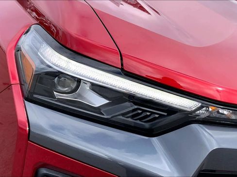 Used 2025 Chevrolet Colorado LT w/ LT Convenience Package image 27