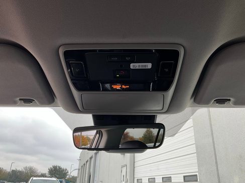 Used 2025 Toyota Grand Highlander XLE image 16