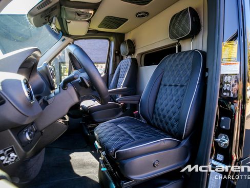 Used 2023 Mercedes-Benz Sprinter 3500 image 8