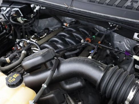 Used 2018 Ford F150 XLT w/ Equipment Group 301A Mid image 9