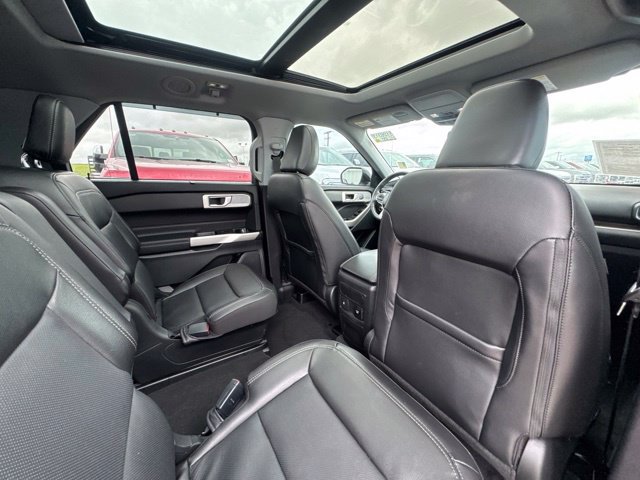 Used 2022 Ford Explorer Limited w/ Equipment Group 301A RWD image 5