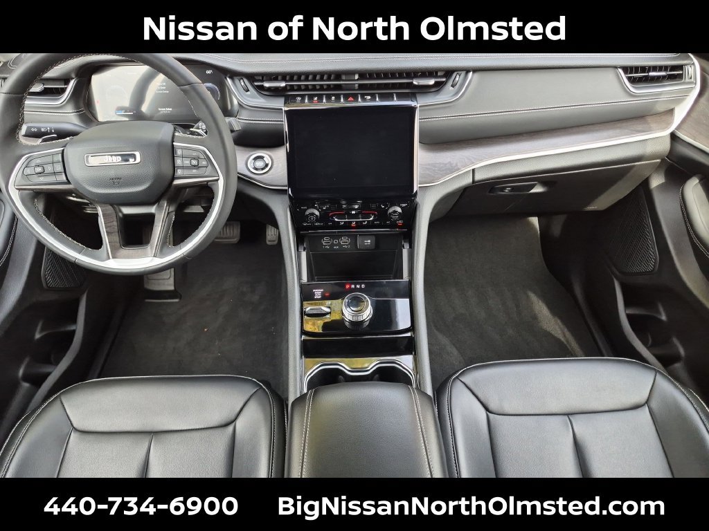 Used 2023 Jeep Grand Cherokee Limited AWD/4WD image 19