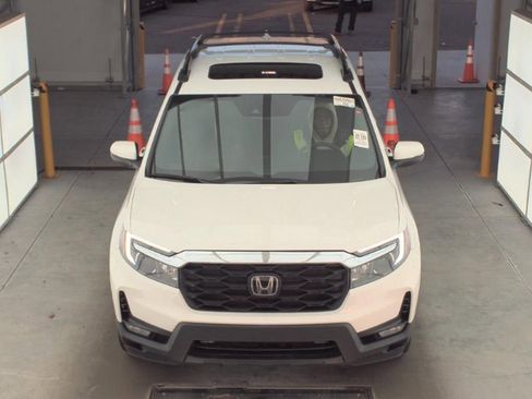 Used 2022 Honda Passport EX-L image 2