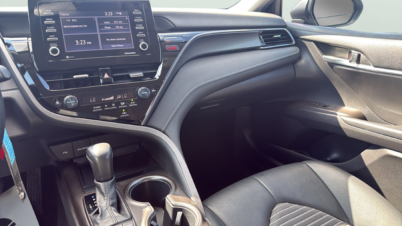 Used 2022 Toyota Camry SE w/ Carpet Mat Package (TMS) FWD image 19