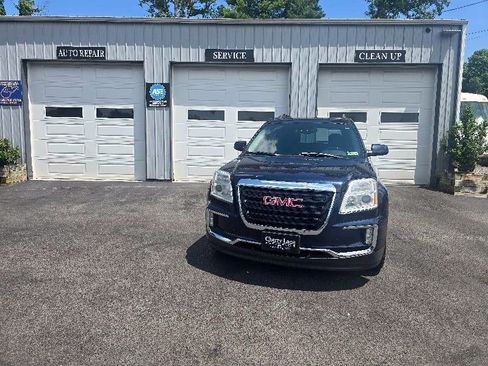 Used 2016 GMC Terrain SLE w/ Convenience Package AWD/4WD image 2