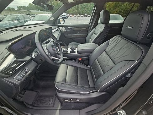 Used 2025 Buick Enclave Avenir w/ Super Cruise Package image 13