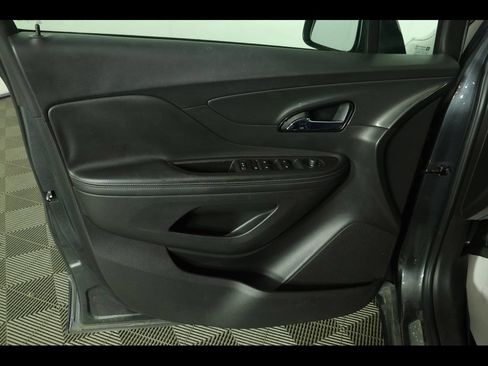Used 2018 Buick Encore Essence FWD image 18