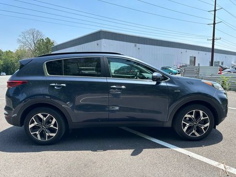 Used 2022 Kia Sportage EX w/ EX Technology Package AWD/4WD image 4