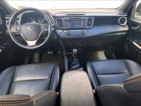 Used 2016 Toyota RAV4 SE FWD image 10