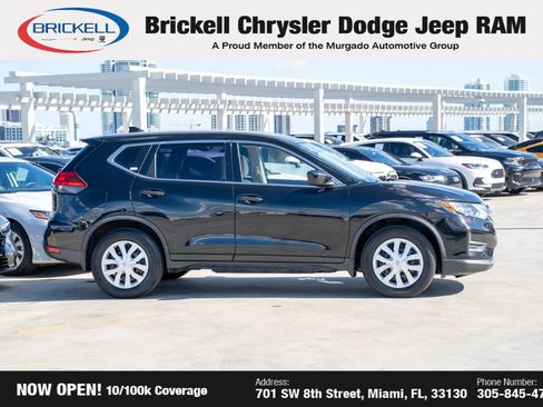 Used 2017 Nissan Rogue S image 4