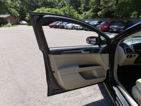 Used 2013 Ford Fusion SE FWD image 15