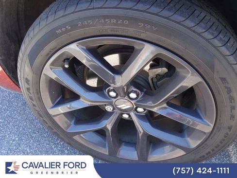 Used 2020 Dodge Challenger SXT w/ Blacktop Package RWD image 9