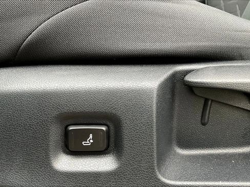 Used 2024 Toyota Tacoma SR image 15