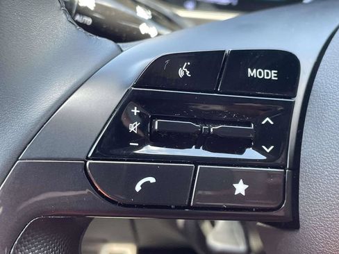 Used 2025 Hyundai Elantra Sport FWD image 18